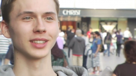 Meet a Scientologist: Robin, Anti-Drug Spokesperson